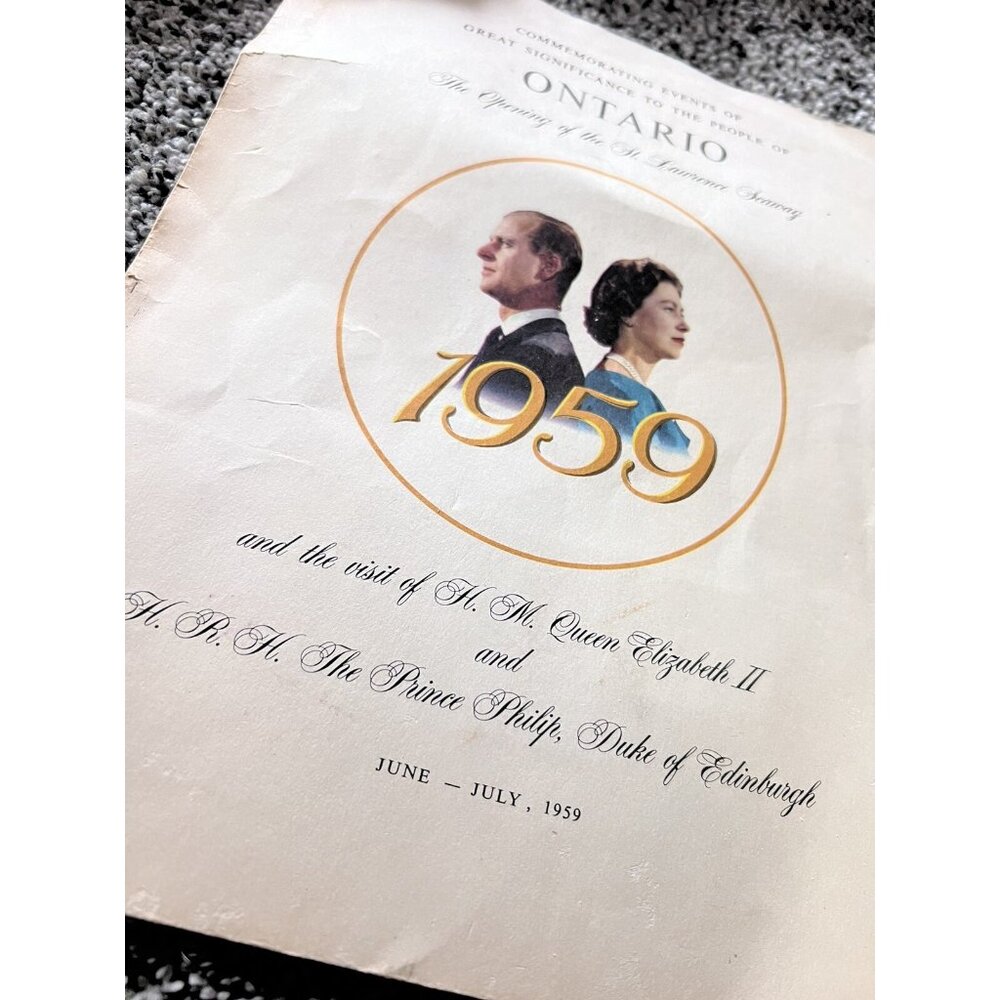 QUEEN ELIZABETH ROYAL TOUR OF CANADA SOUVENIR PAPER FOLDER 1959 VINTAGE